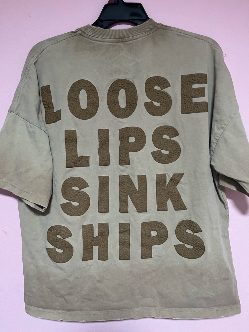 VALABASAS Short Sleeve Crewneck T-Shirt in Olive Green